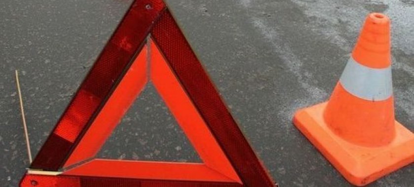 GƏNCƏDƏ SÜRÜCÜ AZYAŞLI UŞAĞI VURARAQ HADISƏ YERINDƏN QAÇIB