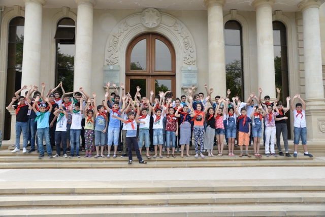 Nəsimi rayon məktəblilərinin yay tətili günləri maraqlı və yaddaqalan keçir