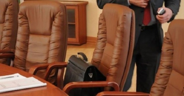 SON DƏQİQƏ: Prezident korrupsiyaya görə naziri vəzifəsindən qovdu - RƏSMİ