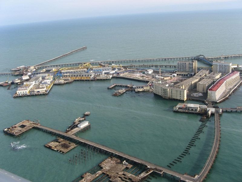 Neft Daşlarında İNTİHAR 