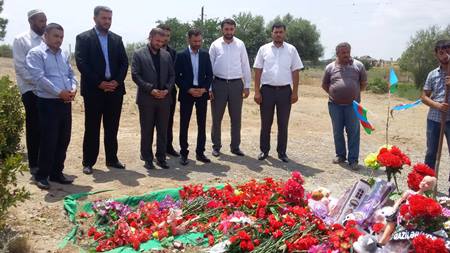 Dindarlarımız Zəhranın qəbrini ziyarət etdilər – Foto