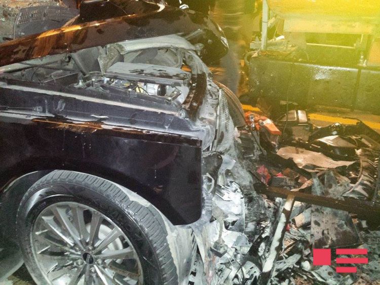 Bakıda “Range Rover”in “KamAZ”la toqquşması nəticəsində Yol Polisi İdarəsinin şöbə rəisi yaralanıb