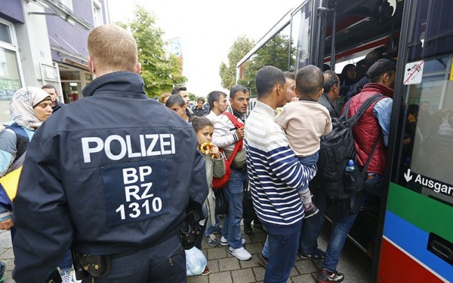 19 il Almaniyada yaşayan azərbaycanlı ailə deportasiya edildi - Saxta sənəd