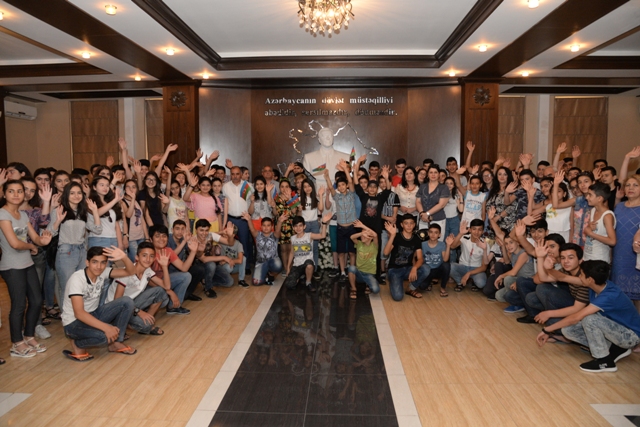 Nəsimi rayon məktəbliləri üçün “Gənc İlhamçılar” yay istirahət düşərgəsi təşkil edilib