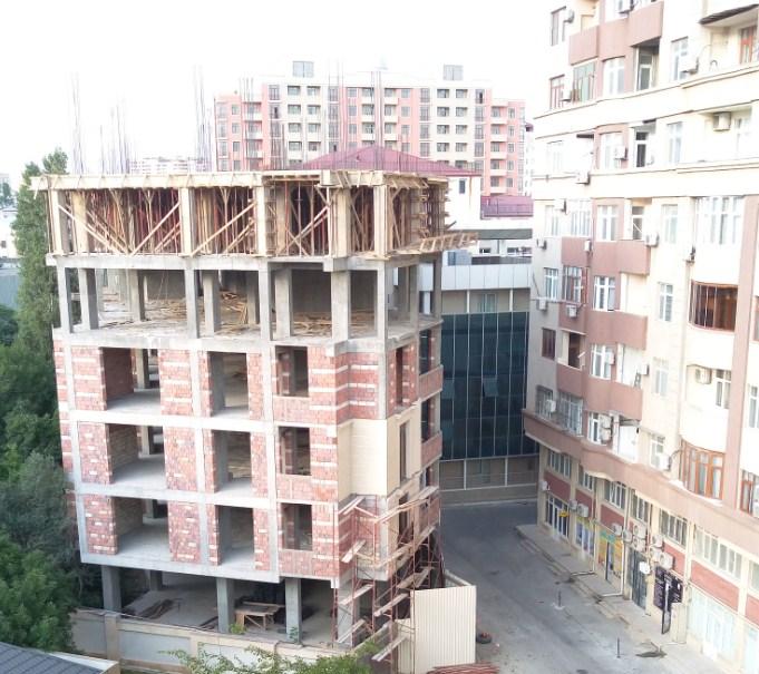 Məktəbli qız ağsaqqallara və ziyalılara müraciət etdi