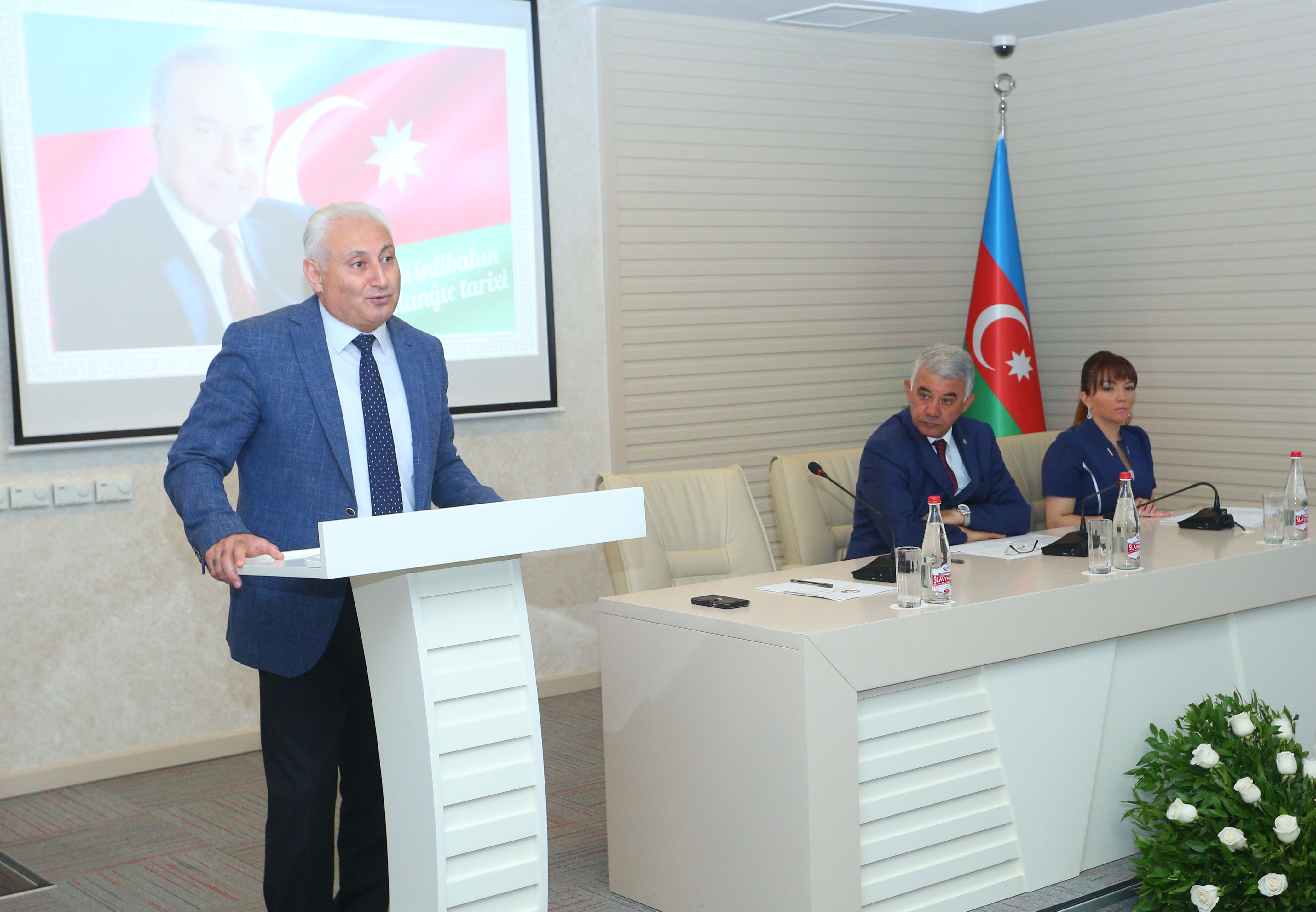 Binəqədi rayonunda Ulu öndər Heydər Əliyevin Azərbaycanda siyasi hakimiyyətə gəlişinin 48-ci ildönümünə həsr edilmiş “14 iyul 1969-cu il: Milli intibahın başlanğıc tarixi” adlı tədbir keçirildi