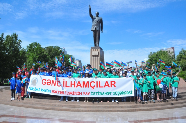 Nəsimi rayonunun “Gənc İlhamçılar”ı  Qubaya istirahətə yola düşdülər