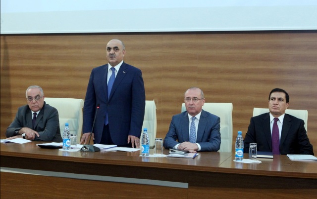 Səlim Müslümov nazirliyin vəzifəli şəxslərini CƏZALANDIRDI