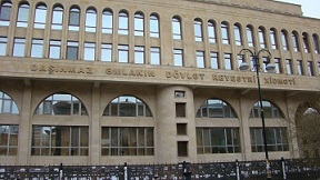 REYESTR XİDMƏTİNİN VƏZİFƏLİ ŞƏXSİNƏ ŞOK İTTİHAM – “200 min manatımı mənimsəyib, işinin başındadır”