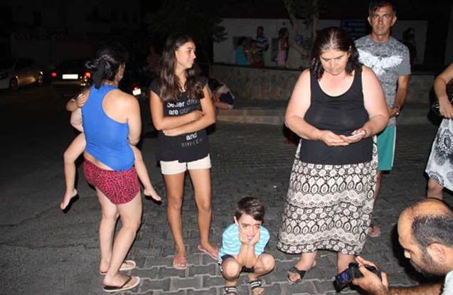 Türkiyədə güclü zəlzələ - Xəsarət alan var + Foto +Yenilənib