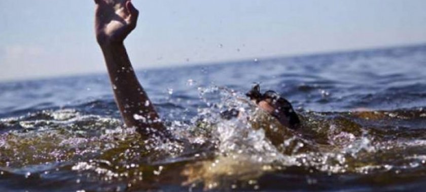 5 UŞAQ ATASI BOĞULUB ÖLDÜ