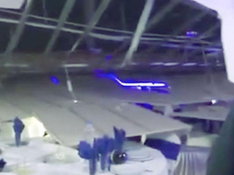 Toy mərasimi zamanı tavan uçdu: yaralılar var - VİDEO