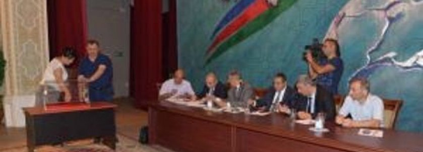 MƏCBURI KÖÇKÜNLƏRIN YENI MƏNZILLƏRƏ KÖÇÜRÜLMƏSI ILƏ BAĞLI PÜŞK ATILIB