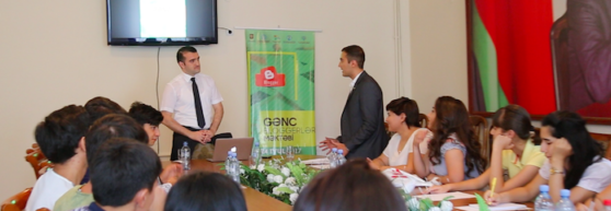 Gəncədə keçirilən təlimlərdə sosial medianın gənclərin həyatındakı əhəmiyyətindən danışılıb