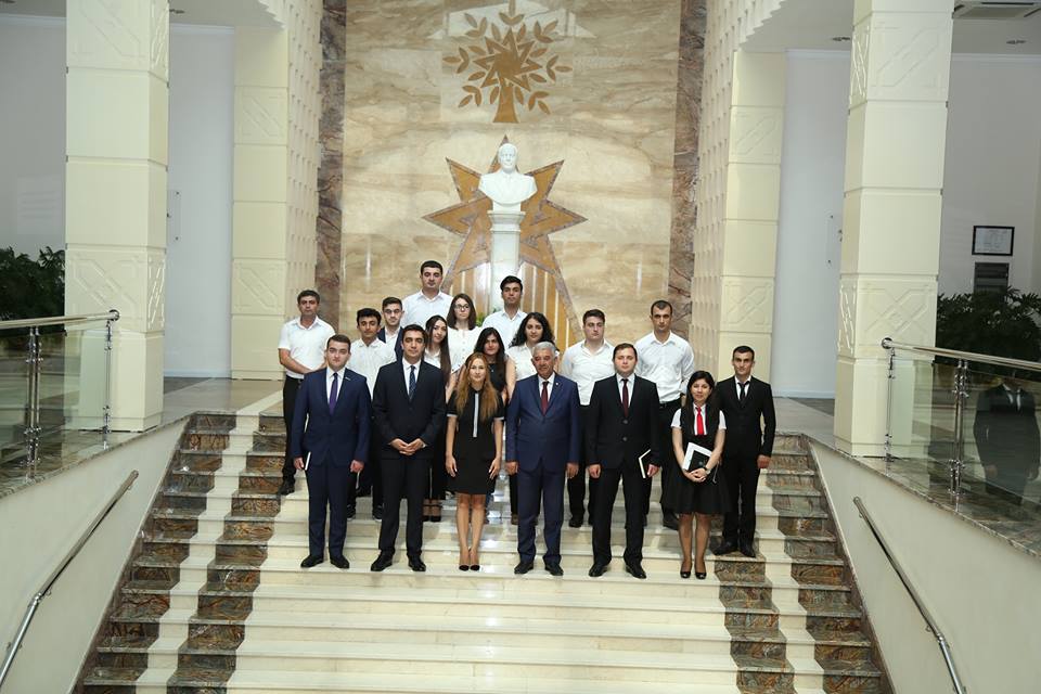 “ASAN könüllüləri”nin növbəti 10-cu qrupu Binəqədi Rayon İcra Hakimiyyətində təcrübə keçməyə başlayıblar.