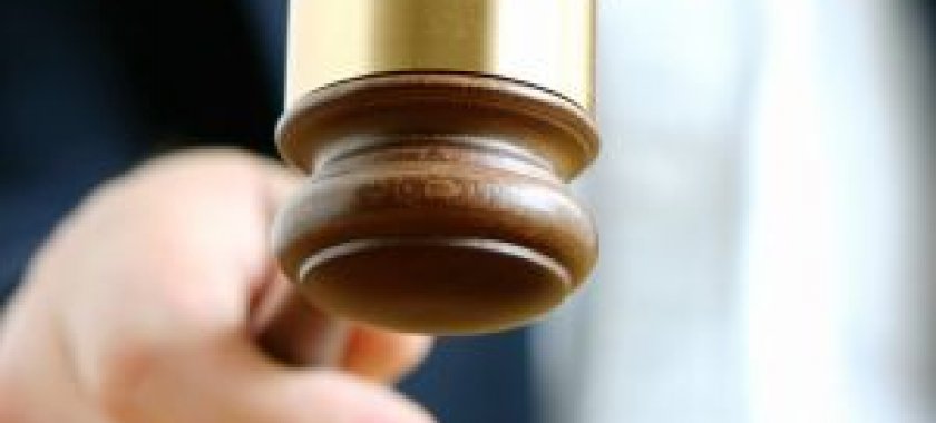 BAKIDA HƏKIMIN ÖLÜMÜNƏ SƏBƏB OLAN SÜRÜCÜNÜN MƏHKƏMƏSI BAŞLAYIB