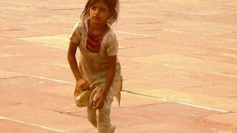 Dilənçiliklə məşğul olan 10 yaşlı qız YOXA ÇIXDI - Bakıda