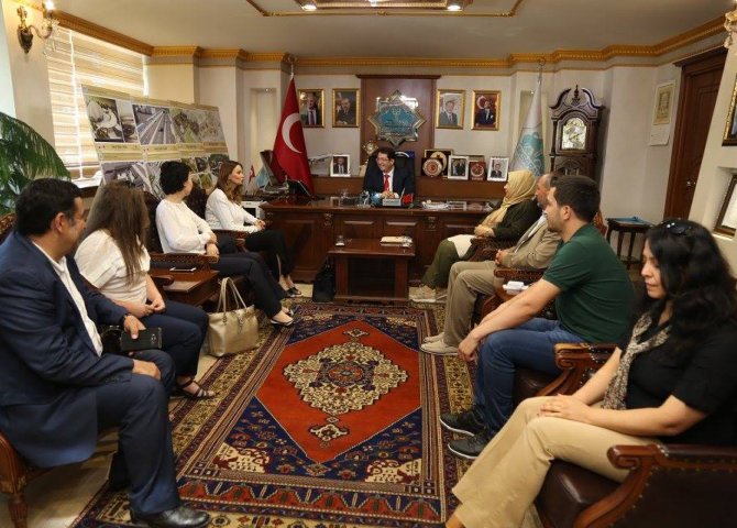 “GƏNCLƏR BIZIM OLANI TANIMALI, ONA SAHIBLƏNMƏYI BACARMALIDIRLAR