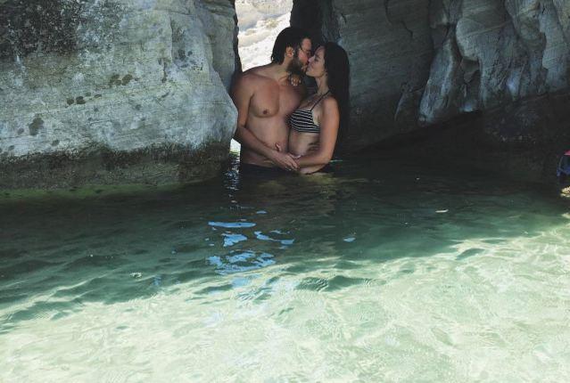 Türkiyənin ulduz cütlüyündən romantik foto