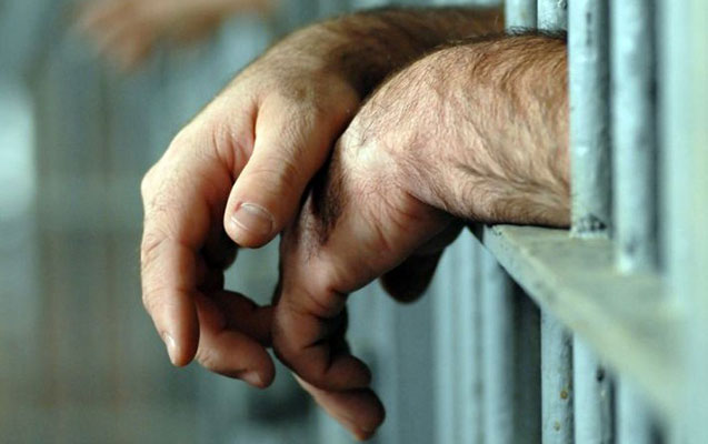 Oğurluq etdi, 8 il həbs aldı