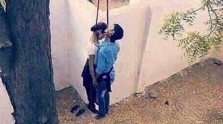 Sevginin acı sonu: Özlərini ağacdan asdılar.... - FOTO