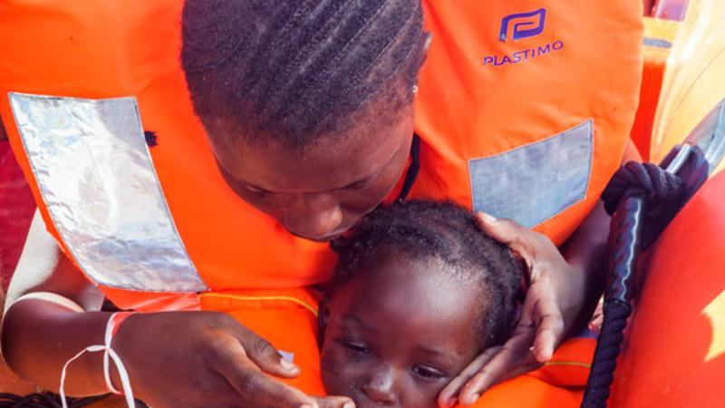 Aralıq dənizində can bazarı: 500 qaçqını daşıyan 4 rezin qayıq batdı - FOTOLAR