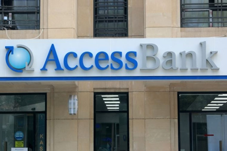 Access Bank xaricdən göndərilən dollarları müştərilərini aldadaraq əllərindən belə alır