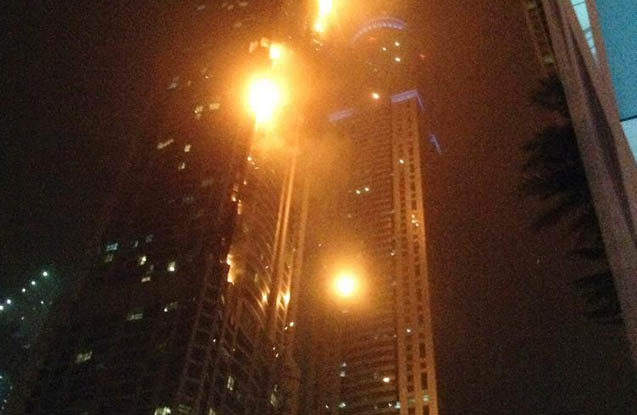 Dubayda göydələn yanır - Video