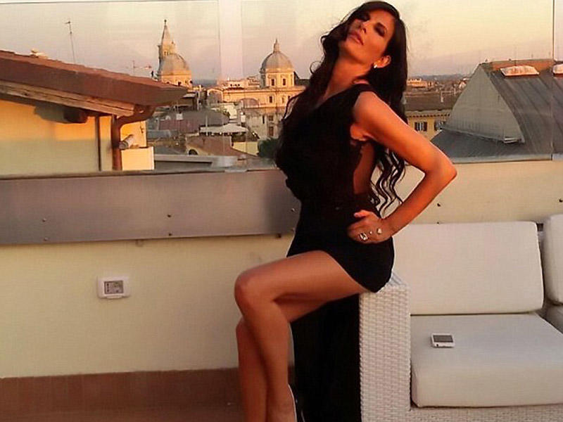 Sizcə, bu xanımın neçə yaşı var? - FOTO