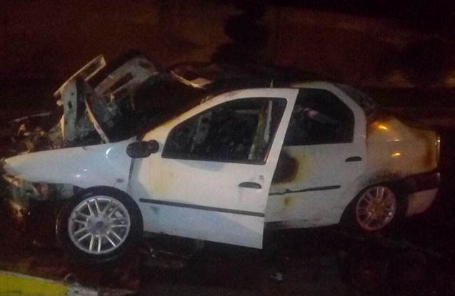 Bakıda maşın qəzaya uğrayaraq yanıb - Foto