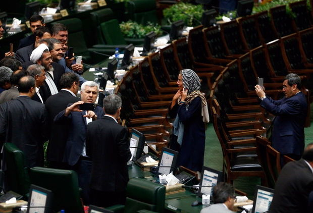 İranlı deputatların Mogeriniyə diqqəti lağlağıya səbəb olub - FOTO