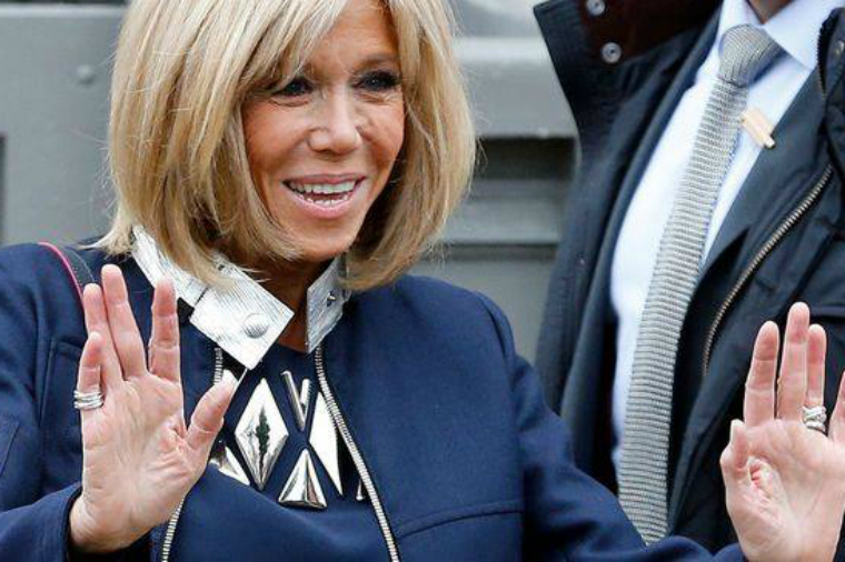 Fransada qalmaqal — Birinci xanım əleyhinə kampaniya başladı