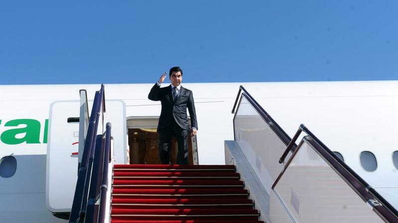 Türkmənistan Prezidenti Azərbaycana gəldi - FOTO