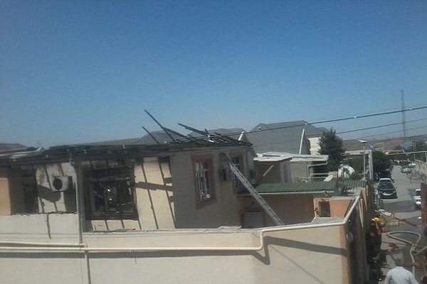 Xırdalanda yaşayış evi yanır - FOTO