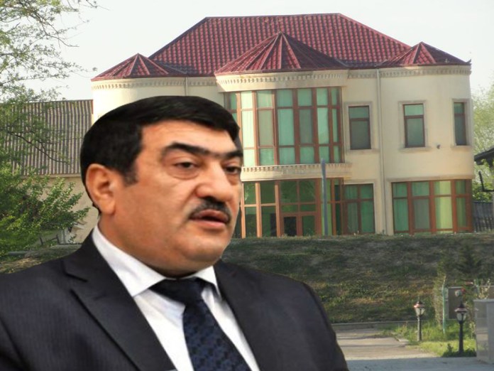 Salyanın keçmiş icra başçısı villasını sata bilmir-FOTOLAR