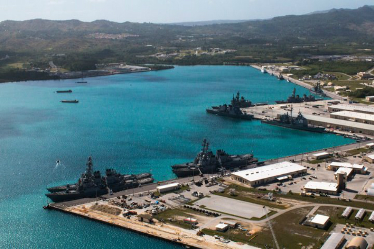 Quam qubernatoru Şimali Koreyanın hədəsinə cavab verdi: 