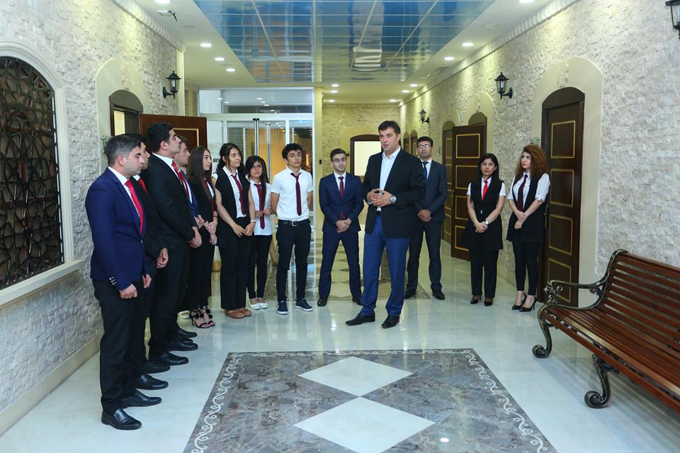 Binəqədi rayonu İcra Hakimiyyətində təcrübə keçən 10-cu qrup  ASAN könüllüləri “ASAN  Radio” - nun qonağı olublar.