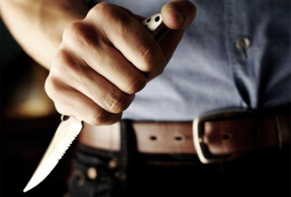 Bakıda 2 əcnəbini bıçaqla hədələyib 15 min istədilər