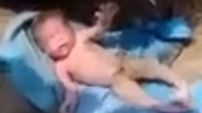 ÖLKƏ ŞOKDA! Qandonduran hadisə! 4-6 saatlıq körpəni diri-diri basdırdılar - VİDEO (+18)