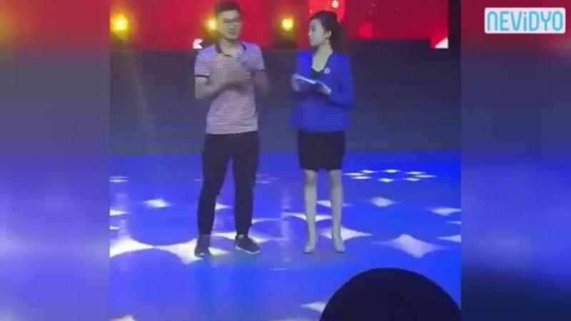 Canlı yayımda bədbəxt hadisə: gənc qız... - VİDEO