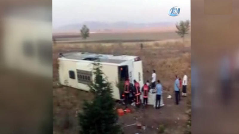 Türkiyədə sərnişin avtobusu aşdı: 5 ölü, 18 yaralı - FOTO
