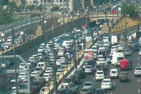 Paytaxtda 3 avtomobil toqquşub, xəsarət alanlar var