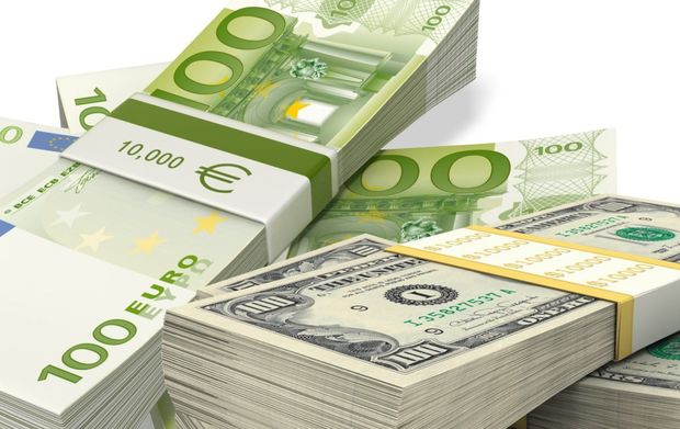 Avro ucuzlaşdı, dollar sabit qaldı