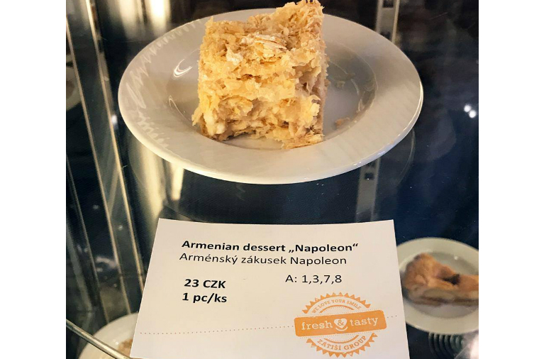 Ermənilərdən növbəti həyasız addım — Napoloen tortunu 