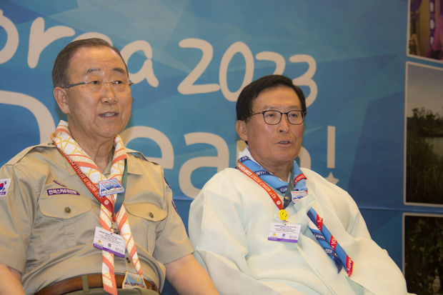 BMT-nin keçmiş Baş katibi Bakıda səfərdədir