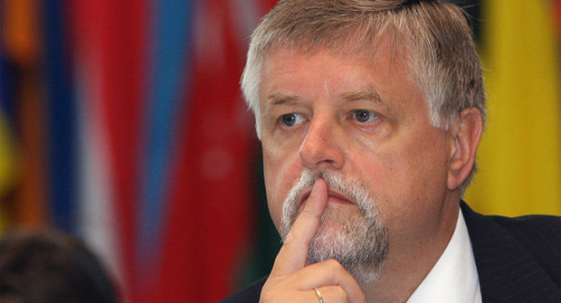 Salber gözlənilmədən istefa verdi