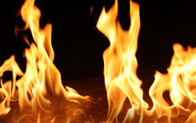 Bir gecədə üç ev yandı