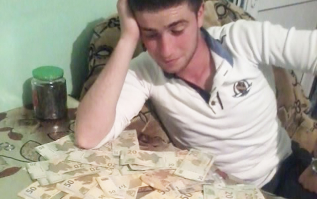 Söyüşə görə öldürülən bələdiyyə sədrinin oğlu - Fotolar