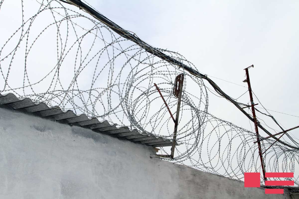Bakıda həbsxanada dava: məhkumlar bir-birini döydü