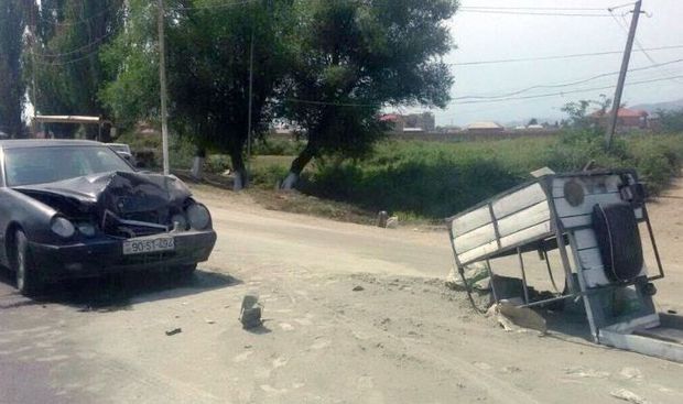 Lənkəranda minik avtomobili ilə motosiklet toqquşdu – FOTO